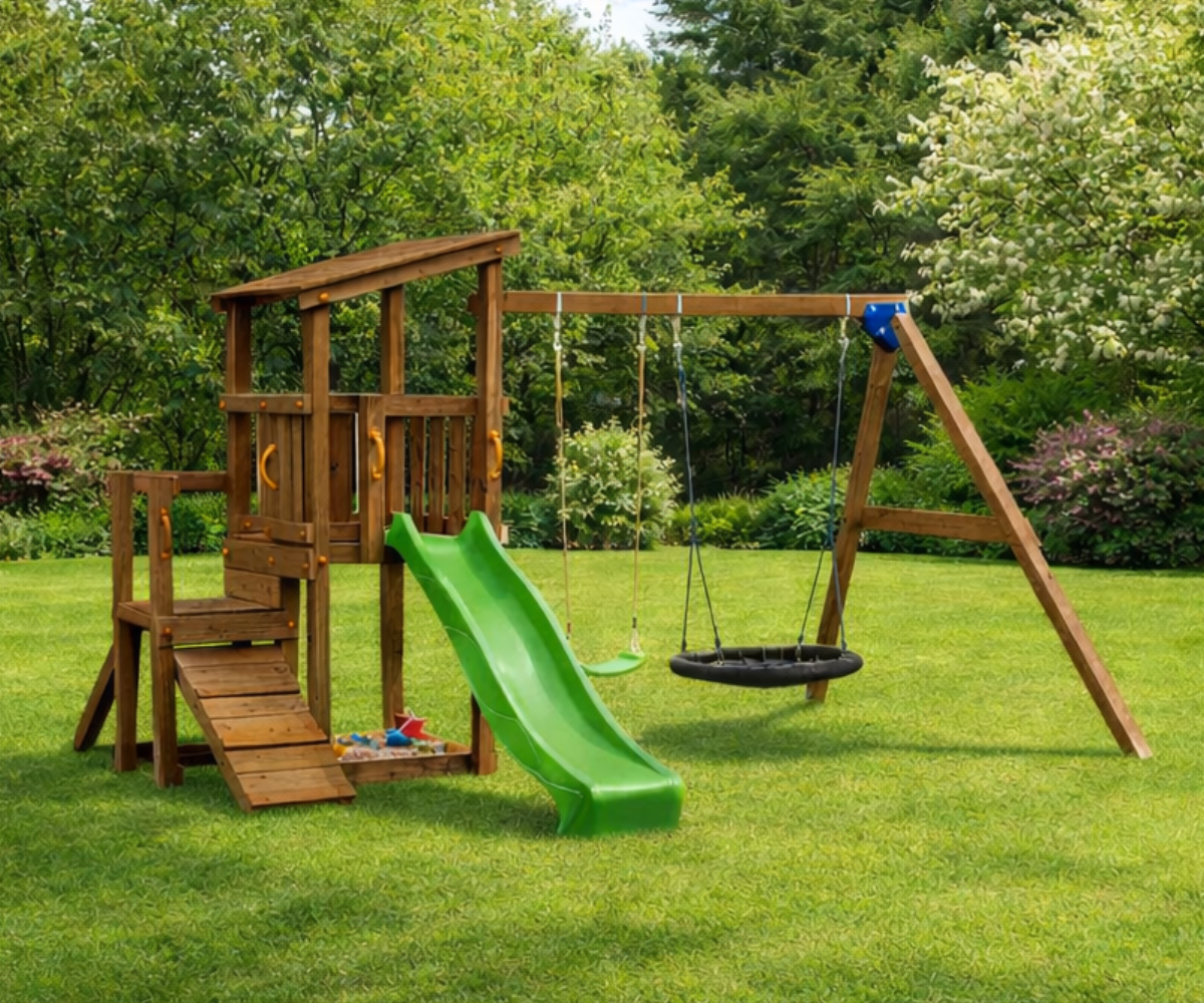 Mänguväljak Cascade + kiigemoodul Swing (immutatud) koduhoovis