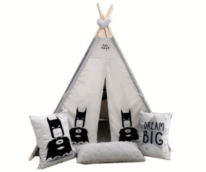 Tipi telk Batman koos alusmati ja kolme padjaga poiste toas
