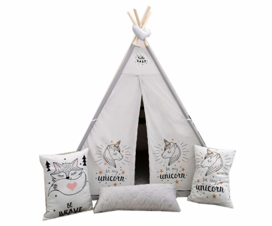 Tipi telk Ükssarvik koos alusmati ja kolme padjaga lastetoas