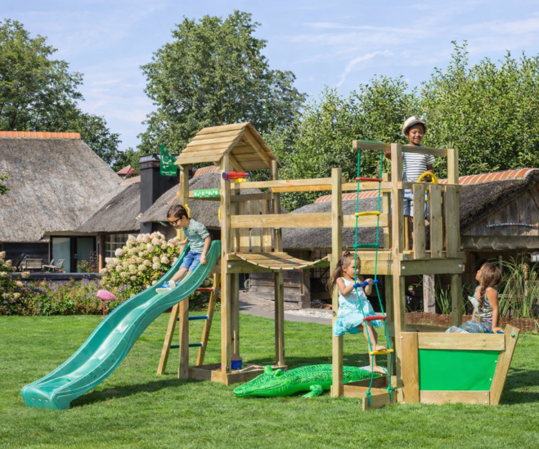Jungle Gym Voyager mänguväljak lainelise liumäe ja paadi vööriga