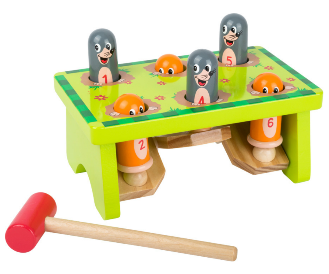 Arendav puidust haamrimäng numbrite ja välja hüppavate mutikestega