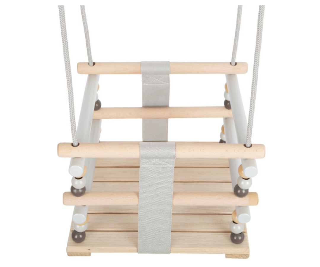 Hallis toonis beebikiik puidust detailide ja suletud külgedega