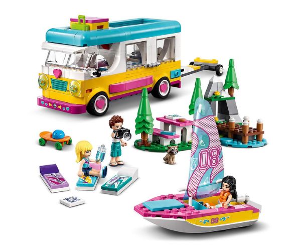 LEGO Friends Autosuvila metsamatkaks ja purjepaat (487 osa)