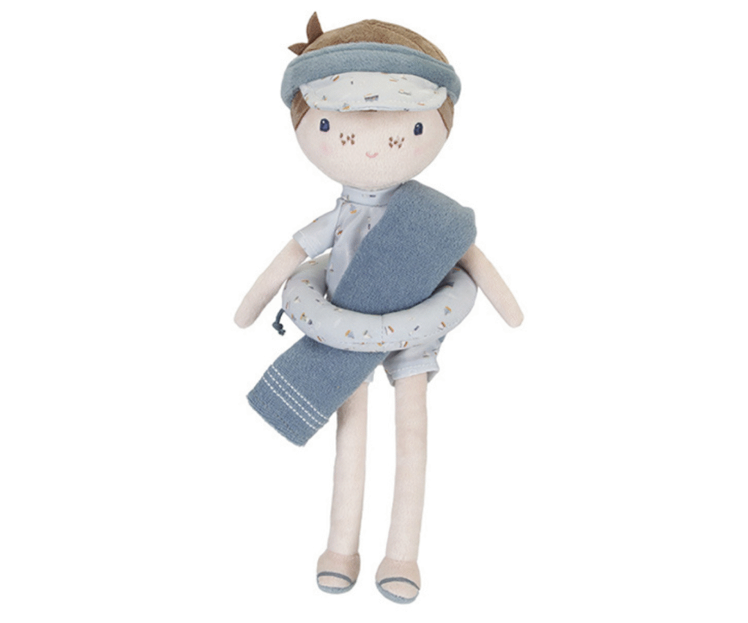 Kaisunukk Jim 35 cm ujumisriietes ja nokamütsiga valgel taustal