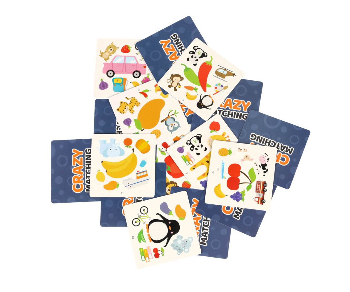 Lauamäng „Kes leiab paari esimesena?“ – 54 kaarti ja kelluke 🔔🎴 Lõbus ja tempokas kaardimäng kogu perele! See tähelepanu ja reaktsioonikiirust arendav mäng toob naeru ja põnevust igasse õhtusse. Kes leiab esimese paari? Vajuta kiiresti kellukest ja kogu punkte! 😄 💡 Miks see mäng on nii populaarne: 🎯 Arendab tähelepanu ja keskendumist – leia ühesugused pildid enne teisi mängijaid! ⚡ Reageerimiskiiruse treening – kiire ja kaasahaarav mäng, kus võidab teravaim silm. 👨‍👩‍👧‍👦 Kogu pere lõbu – sobib igas vanuses mängijatele alates 3. eluaastast. 🔔 Kellukese lisamine toob mängu veelgi rohkem põnevust – vajuta esimesena, kui leiad sobiva paari! 🃏 Kaks mänguviisi – mängi, et vabaneda kõigist kaartidest või kogu neid hoopis võimalikult palju! 🎲 Komplekt sisaldab: 54 mängukaarti Kelluke Reeglid kahes mänguviisis 📏 Tooteinfo: Vanus: alates 3. eluaastast Mängijate arv: 2+ Materjal: papp, plastik Kaardi mõõdud: 7,5 × 7,5 cm Kellukese mõõdud: 7 × 4 cm Pakendi mõõdud: 17 × 9,5 × 5,5 cm Sertifikaat: CE 🎁 Ideaalne valik pereõhtuteks või kingituseks! See värvikas ja kiire reaktsioonimäng pakub naeru, koostegemise rõõmu ja aitab lastel treenida tähelepanu ning refleksi.