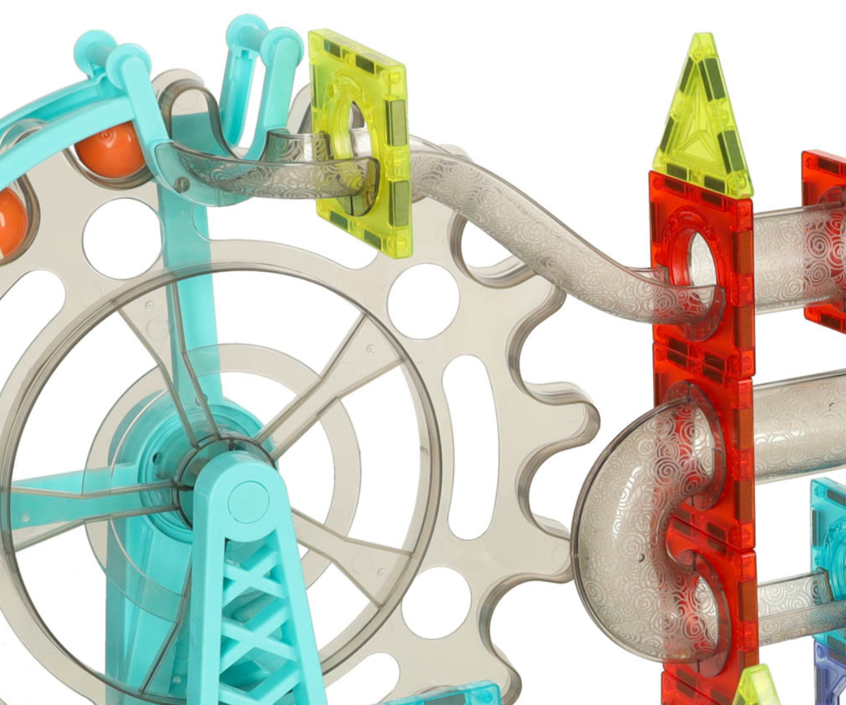 Komplekti kuuluv lift, mis tõstab kuulid konstruktsiooni ülemisse ossa.