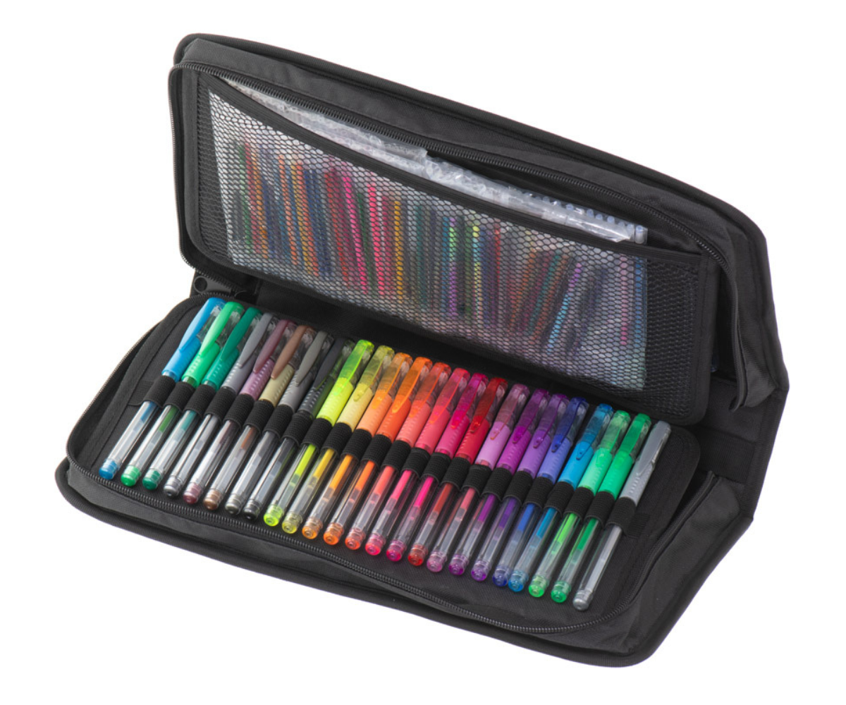 Värvilised geelpliiatsid ja varusüdamikud laotatuna lauale