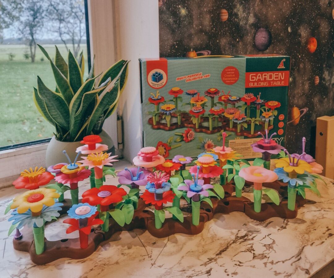 Klotsidest ehitatav lillepeenar, 48-osaline