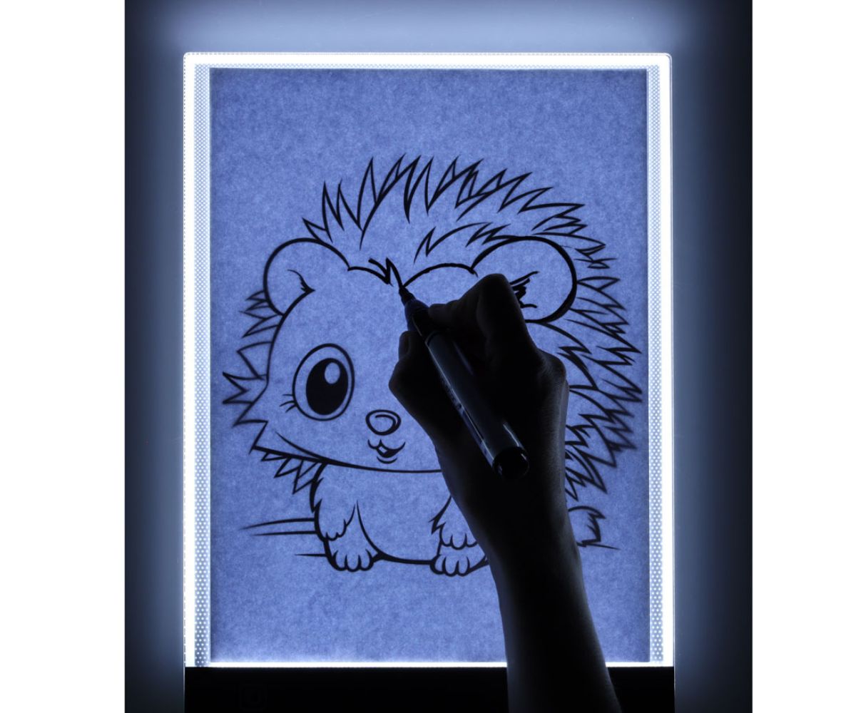 LED-valgustusega joonistusplaat A4