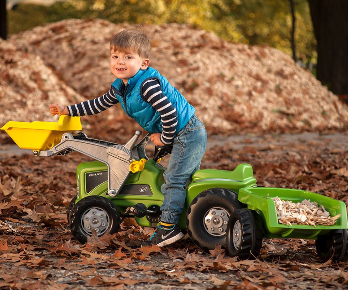 RollyKiddy Futura mängutraktor haagise ja kopaga, ideaalne liiva ja mänguasjade vedamiseks.
