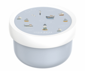 Little Dutch Sailors Bay toidutops koos kaane ja kahvliga valgel taustal.