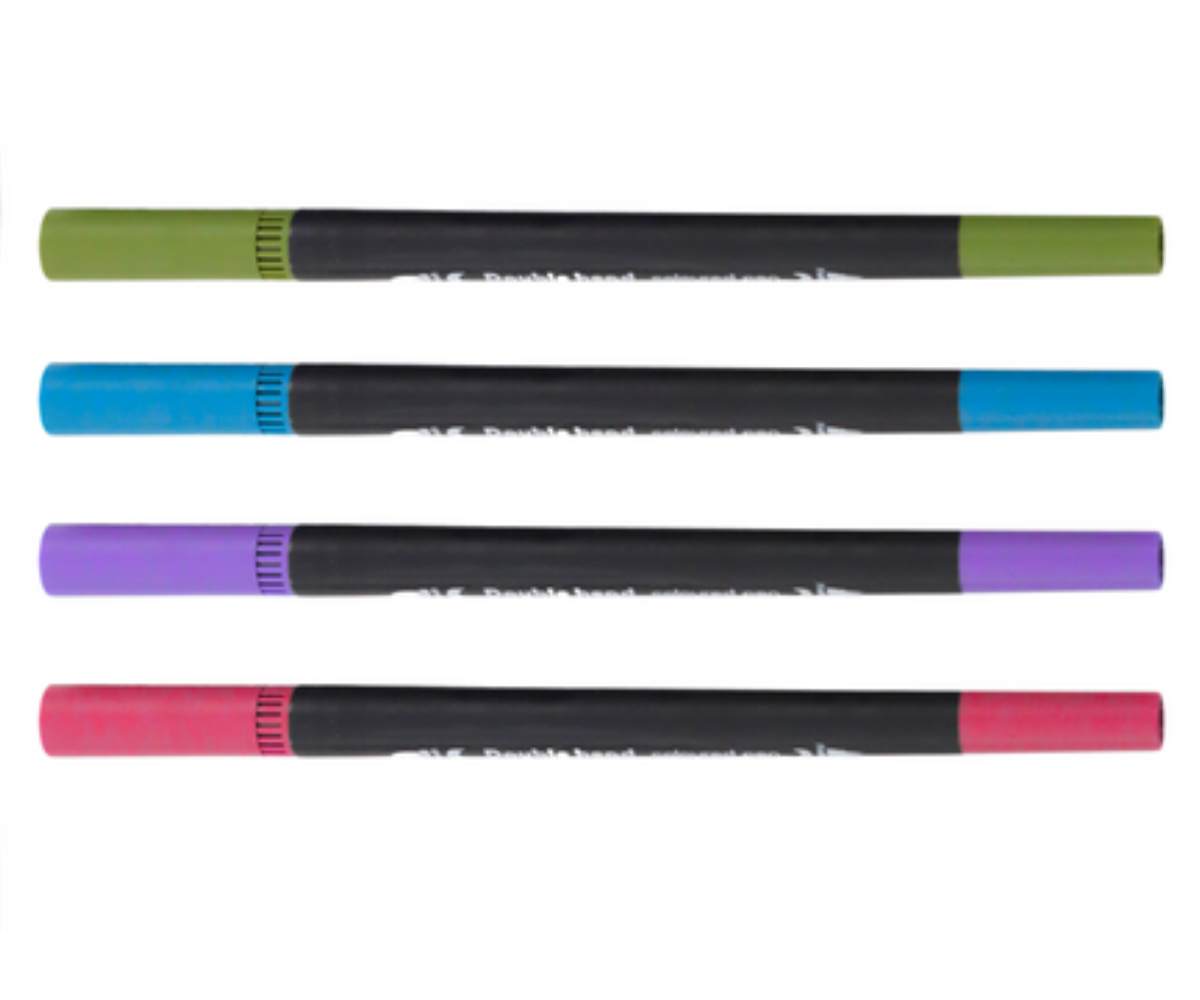 Käsi joonistamas kahepoolses markeriga värvilist illustratsiooni