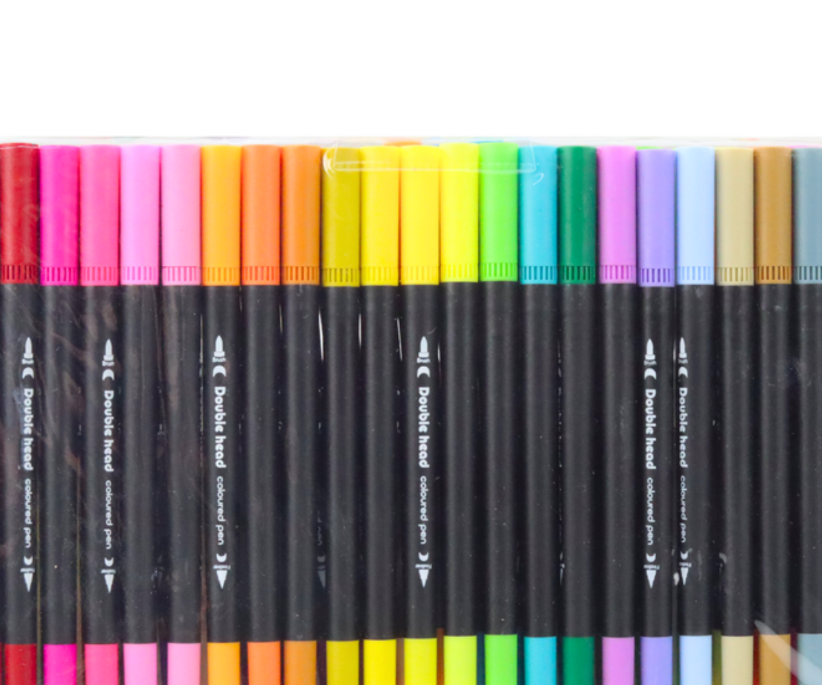 Markerite komplekt 48 tooniga, paigutatud plastist hoiustamiskarpi