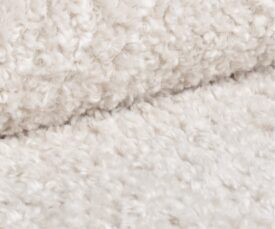 Kott-tool Qubo™ Teddy Snowdrop FLUFFY FIT, detailne vaade pehmest materjalist