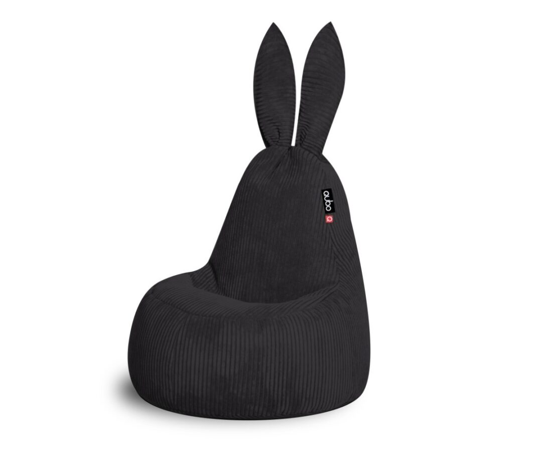 Must kott-tool Qubo™ Daddy Rabbit Onyx FEEL FIT, millel on naljakad jänese kõrvad.