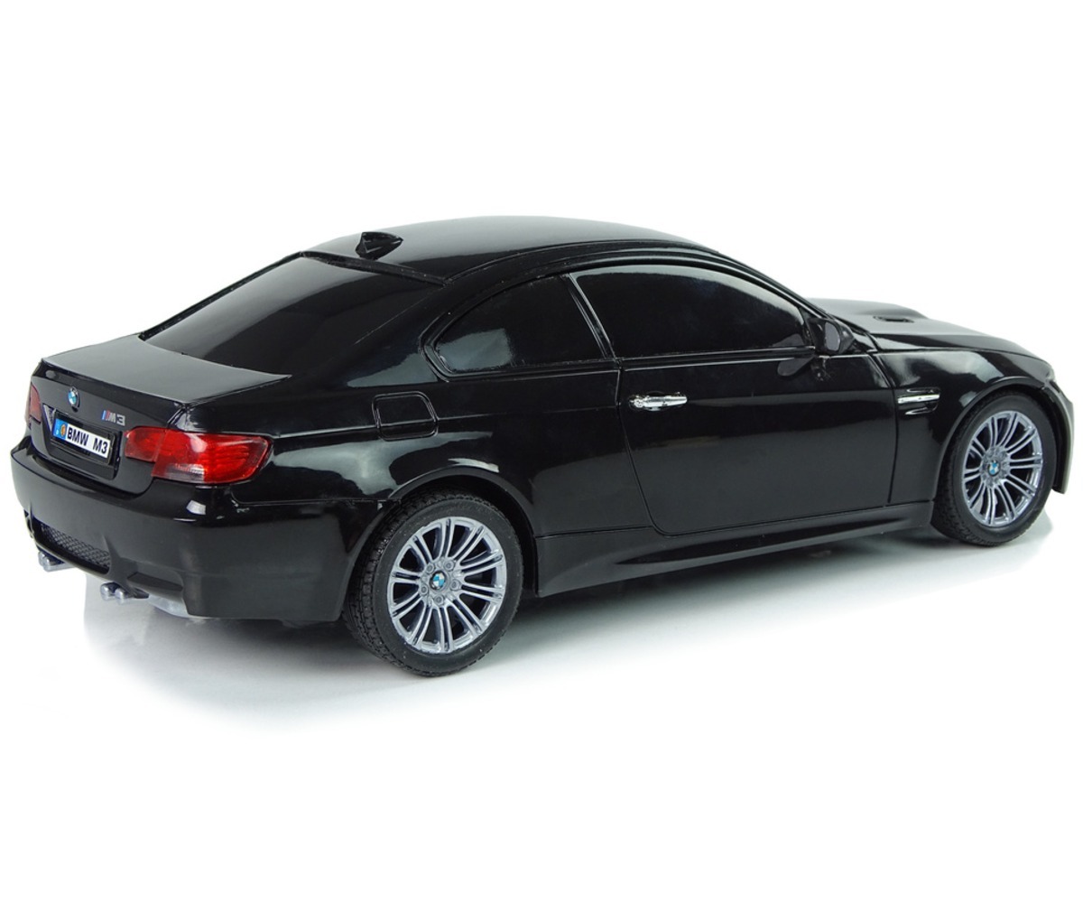 Taga vaade BMW M3 mustast puldiga juhtivast autost - 1:18 mudel