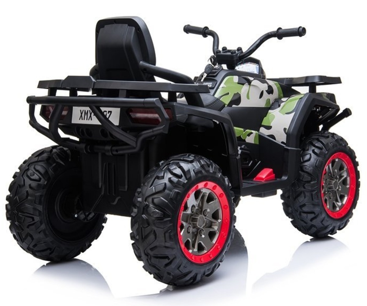 Elektriline laste ATV Quad XMX607 4x45W camo värvitud, tagantvaade alternatiivsetelt nurkade.