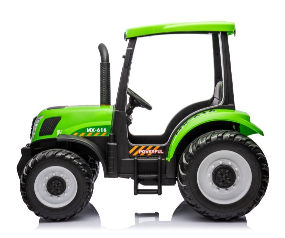 Elektriline traktor A011 24V 2x200W – roheline külgvaade, kus on näha korralik konstruktsioon ja tugevus.