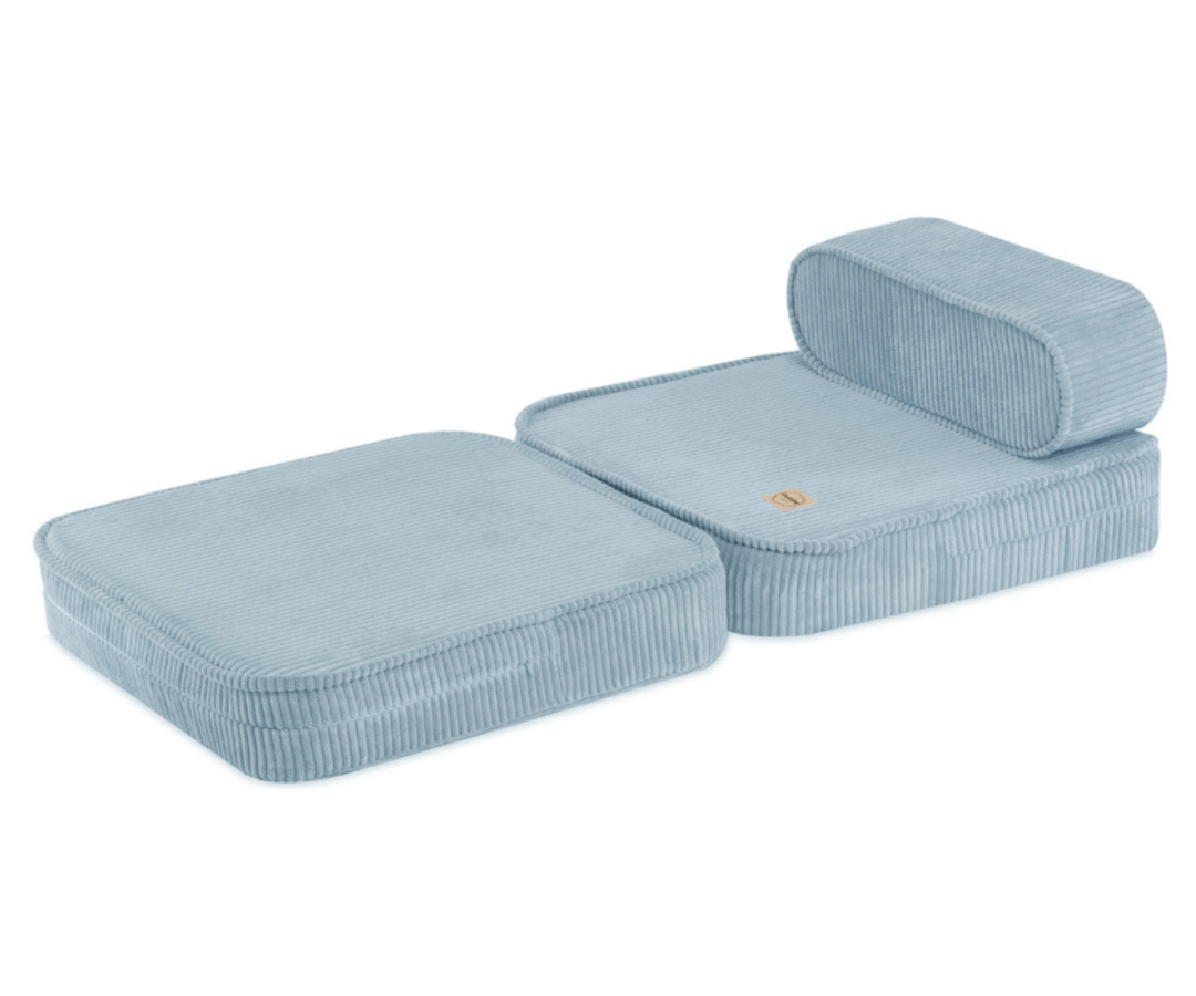 kompaktne velvet tugitool‑voodi lastele Plush Nest