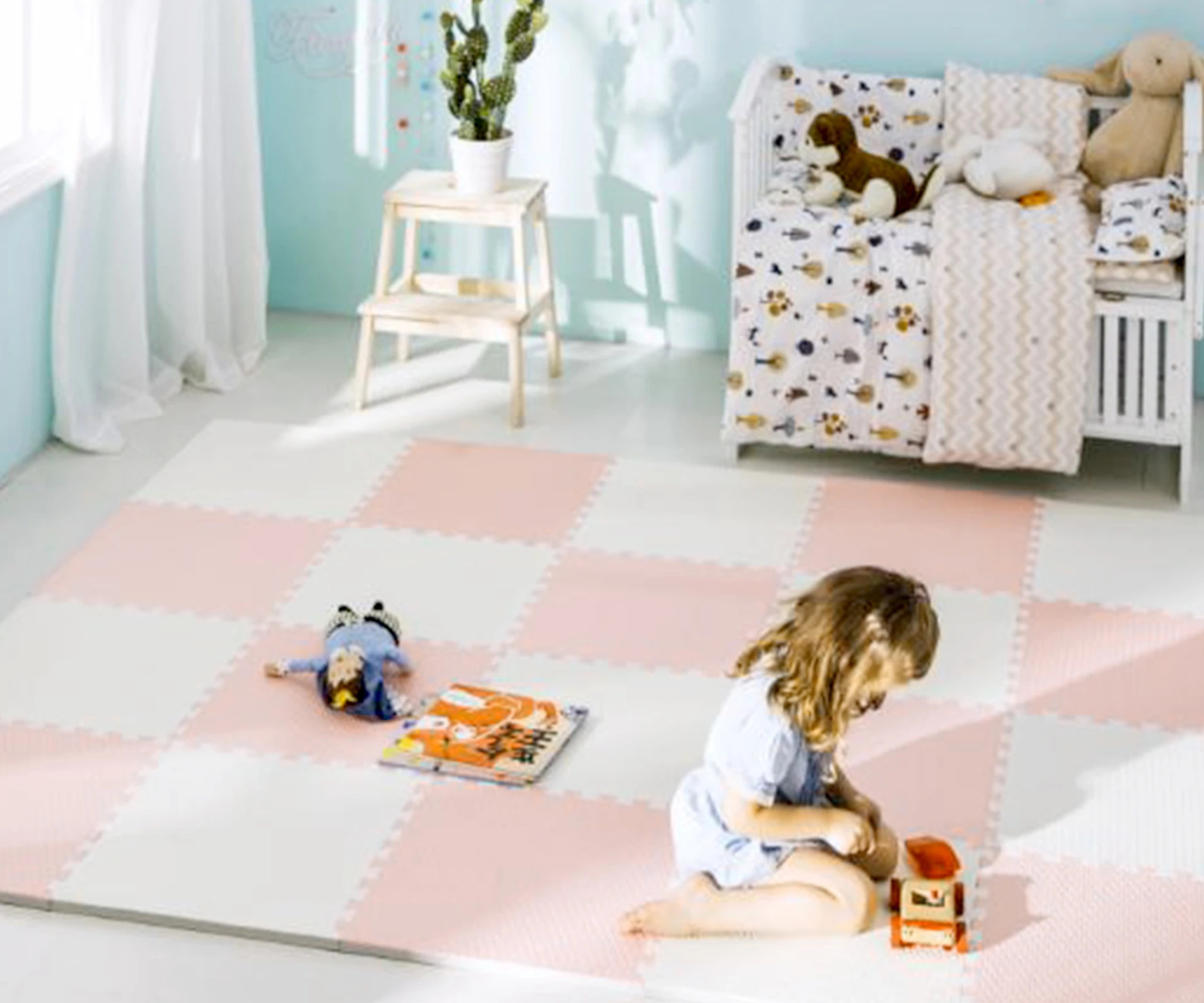 Laps mängimas Ricokids puslematil