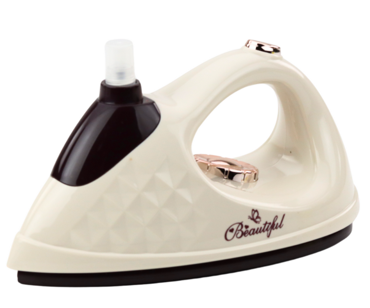 Külgvaade mängutriikraud helide ja tulede – kreemikas, detailide lähedane vaatamine.