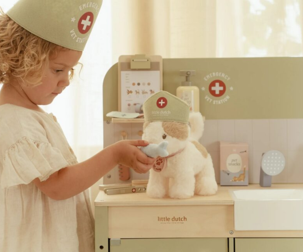 Laste mänguasjade komplekt puidust loomakliinik