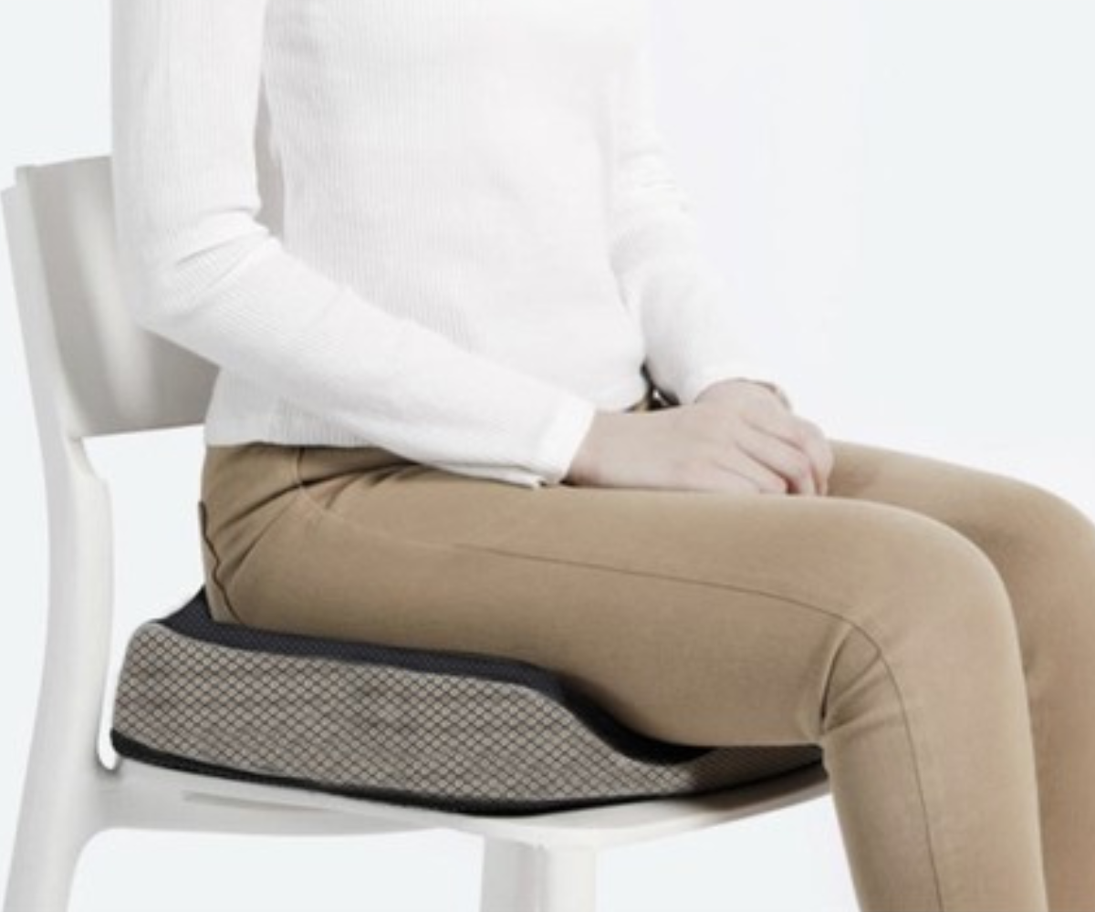 Mäluvahuga ortopeediline istmepadi autosse ja kontoritooli