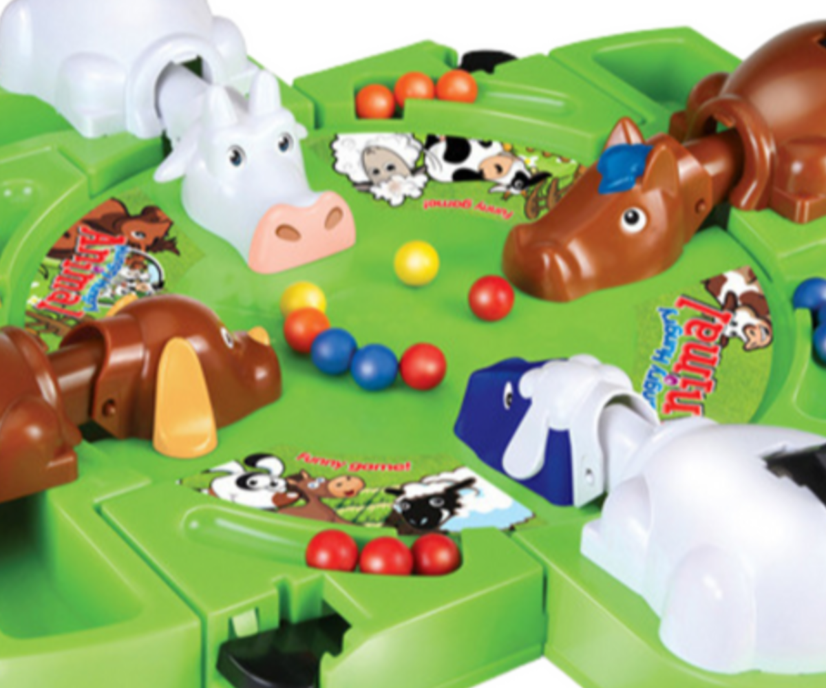 Lauamäng Hungry Animals detailne ülevaade mängulaudade ja loomade elementidest.