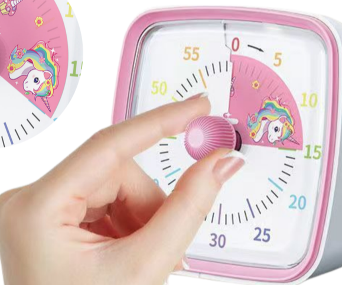 Äratus- ja valgusfunktsiooniga taimer Ükssarvikuga - Funktsioonide näitamine Äratus- ja valgusfunktsiooniga taimer Ükssarvikuga, kasutaja nuppude reguleerimisega.