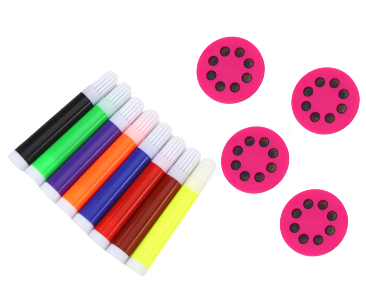 Komplekt laste joonistusprojektoriga jalgadel – roosa, sealhulgas markerid ja väärtuslikud tarvikud.