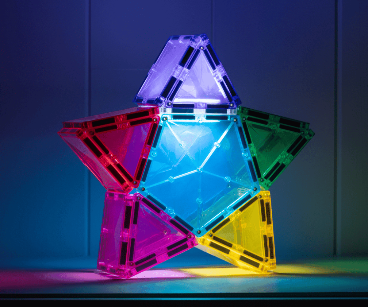 Connetix Light Star Pack 28-osaline komplekt koos valgusega magnetklotsidega erksates värvides