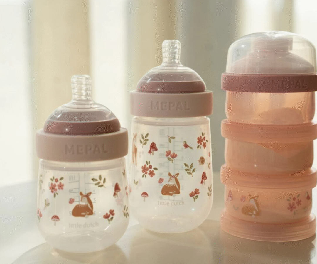 165 ml ja 240 ml lutipudelid roosas Fairy Garden disainis koos BPA-vabade osadega