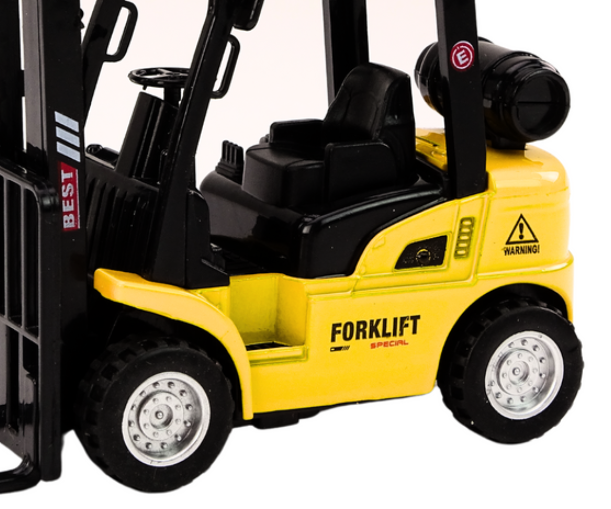 Kollane metallist tõstuk mehhaanilise sõiduga ja realistliku disainiga