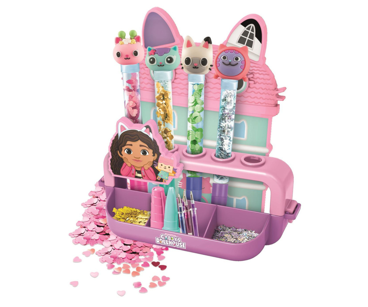 Tüdruk loob oma pliiatseid Clementoni Gabby’s Dollhouse pliiatsitehases