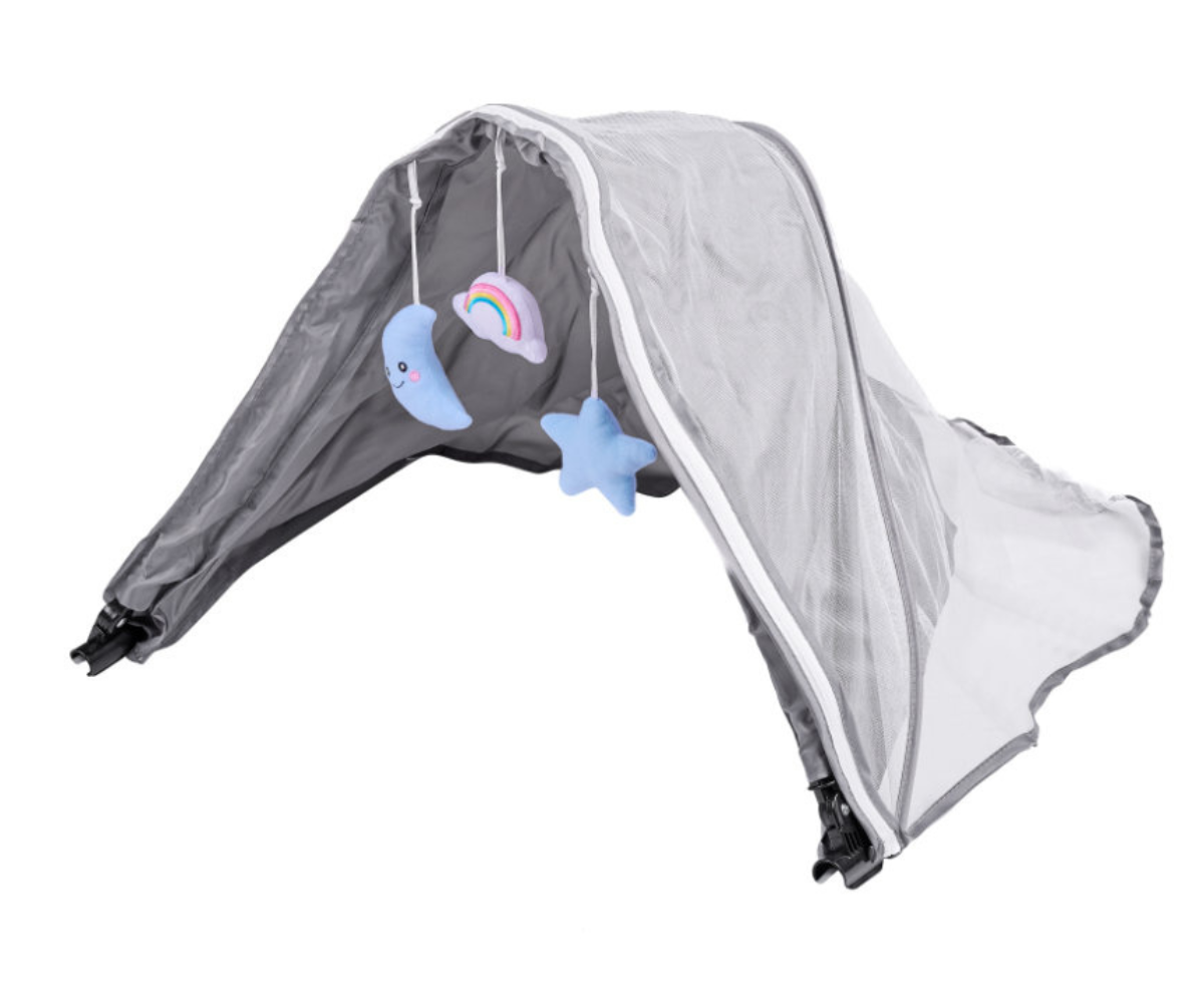 Reisivoodi beebile mähkimisalusega ja organiseerijaga tarvikute hoidmiseks