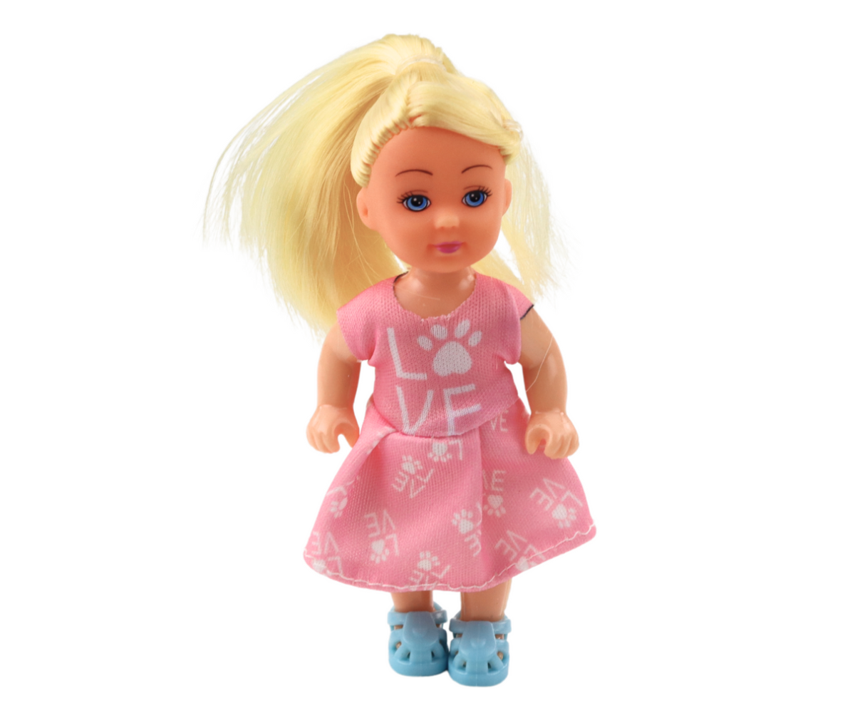 Mini nukkude komplekt 3tk – 11cm, tüdruk roosas kleidis, naeratades kaamerale