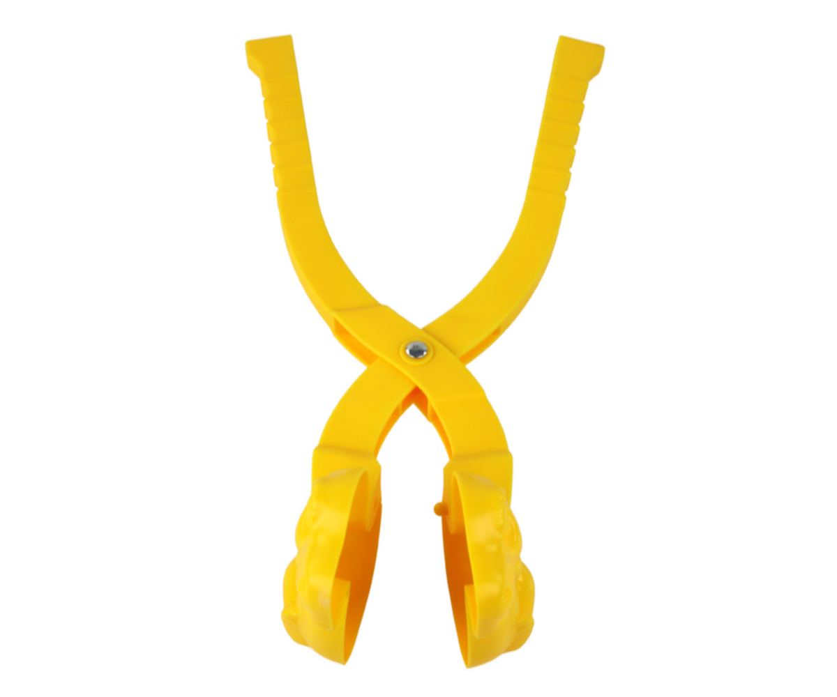 Dinosauruse lumetegija avatud vormiga, kuhu on pandud lumi.