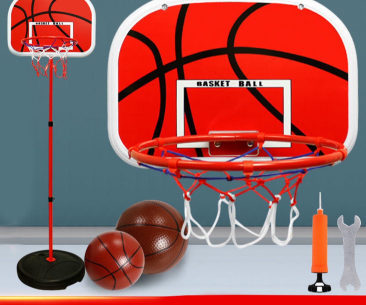 Stabiilse alusega korvpallikorv, mida saab täita liiva või veega.