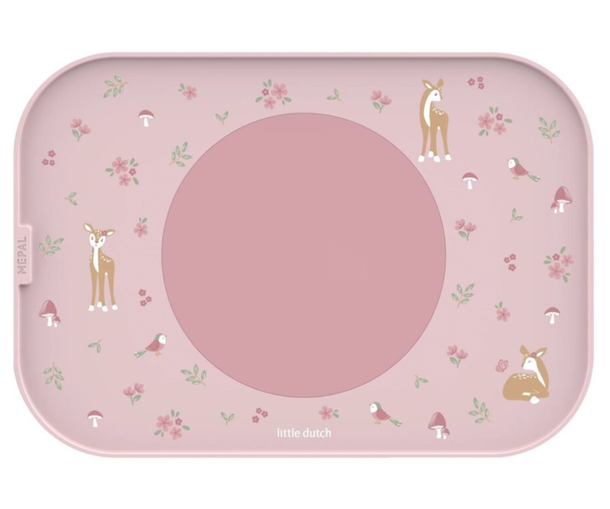 Little Dutch Fairy Garden söögialus roosa lille- ja haldjamustriga laual.