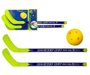 Hokikomplekt seljakotis – kaks keppi, pall ja litter.