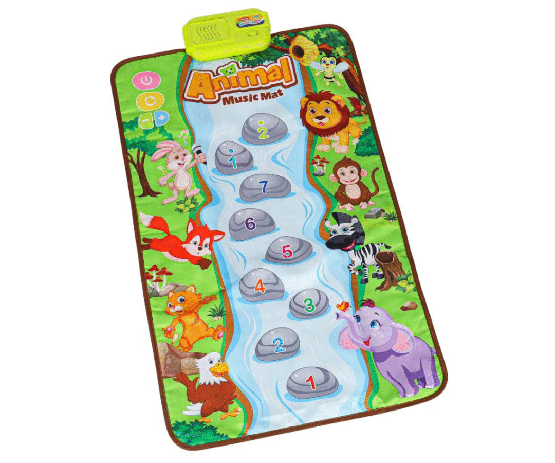 Väike laps mängimas helisid tekitaval arendaval mängumatil.