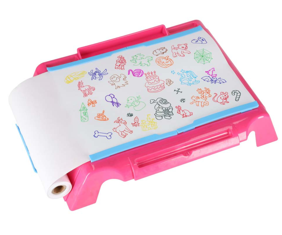 Komplektis olev roosa laud, projektor ja värvilised pliiatsid.