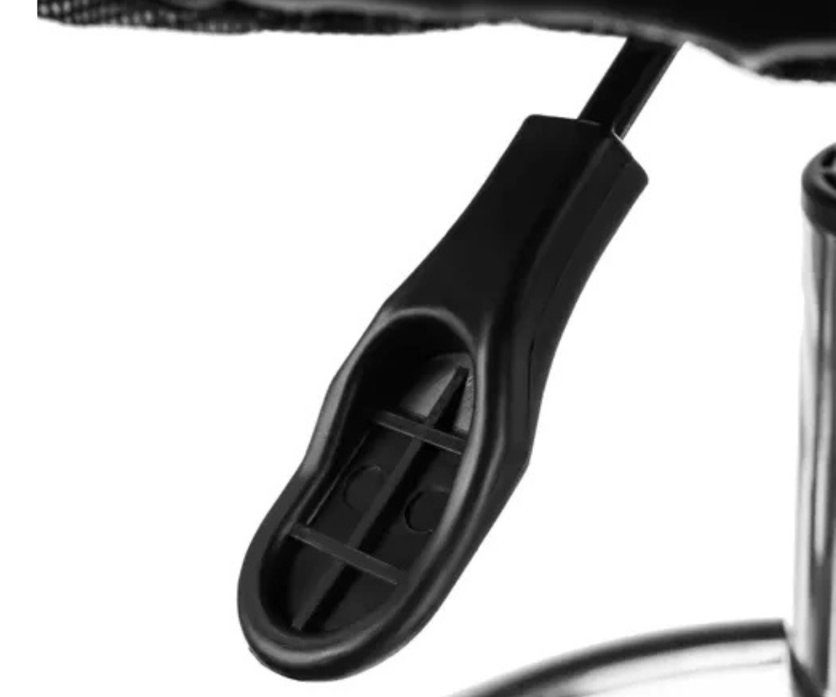 Juuksuritooli taburet detailvaates – PU kunstnahast iste ja metallraam