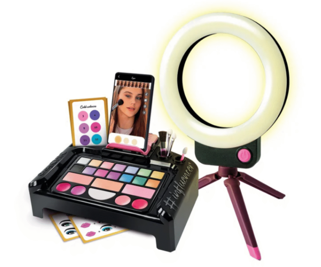 Clementoni meigistuudio lapsele – kosmeetika, valgustus ja telefonialus komplektis.