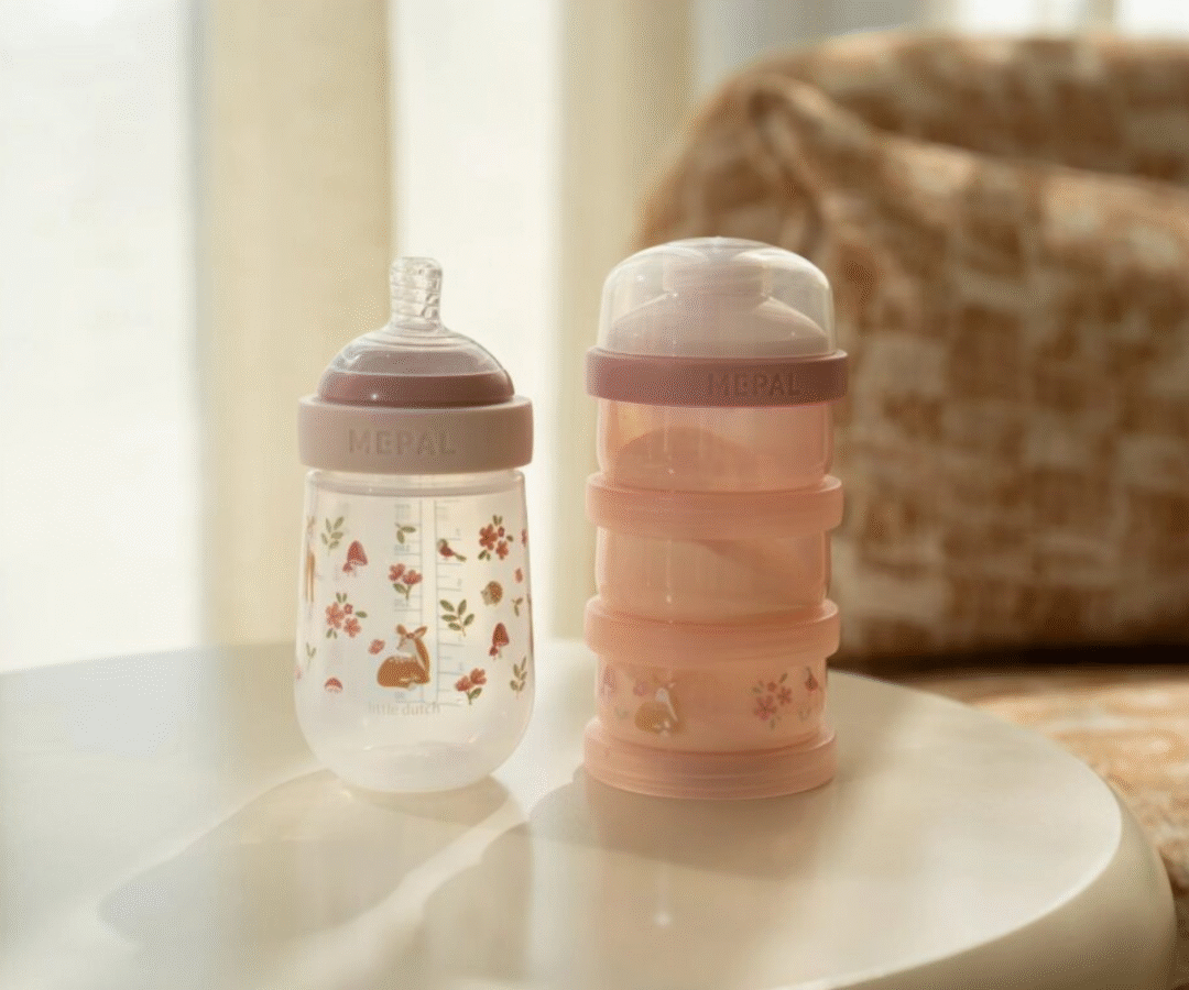 Pastelses toonides piimapulbri doseerimiskarp koos nutika valamistoruga.