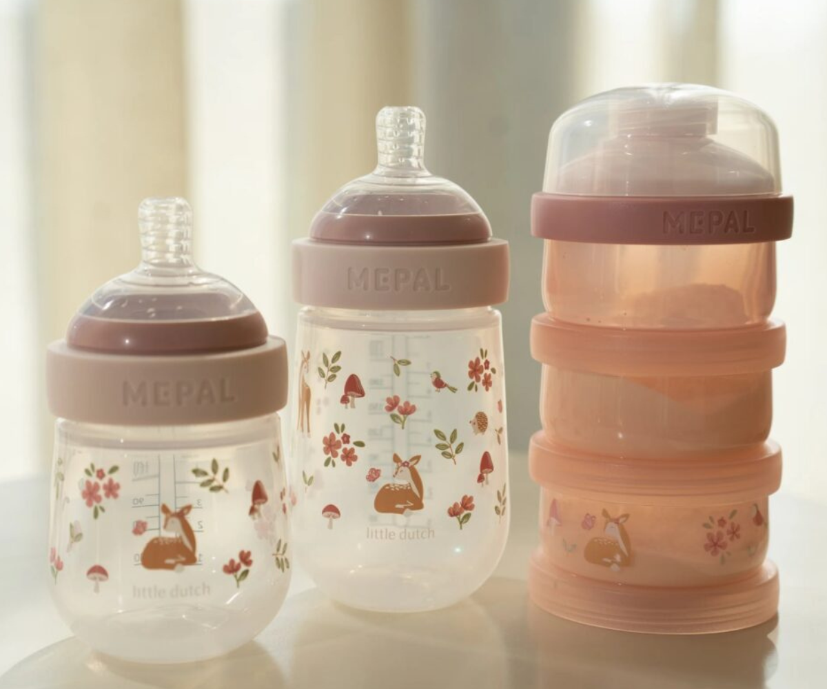 Õhukindlalt suletav Little Dutch piimapulbritops mugavaks kasutamiseks teel olles.