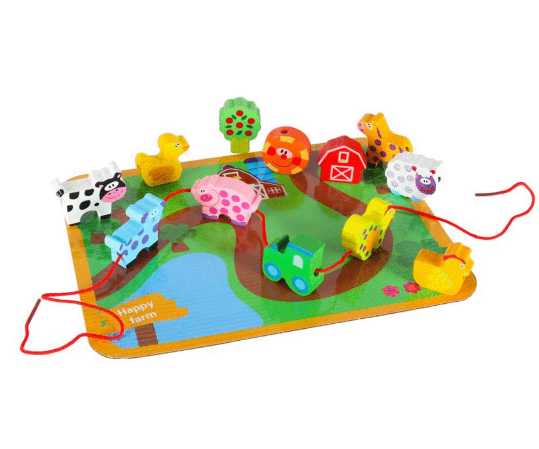 Värvilised puidust loomakujulised klotsid ja nöör ühel tahvlil