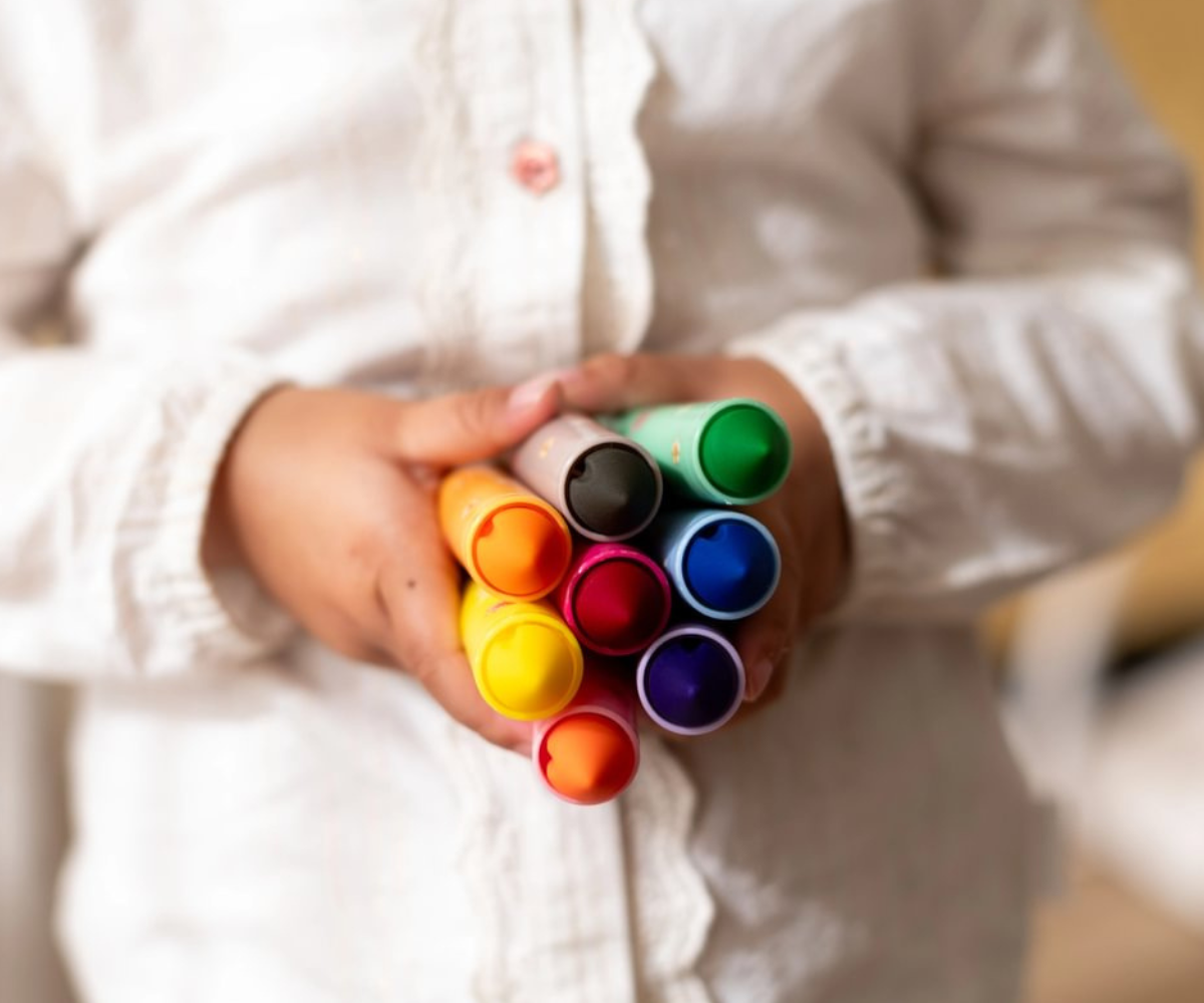 Kaheksa lühikest ja jämedat Rosa & Friends vildikat reas.