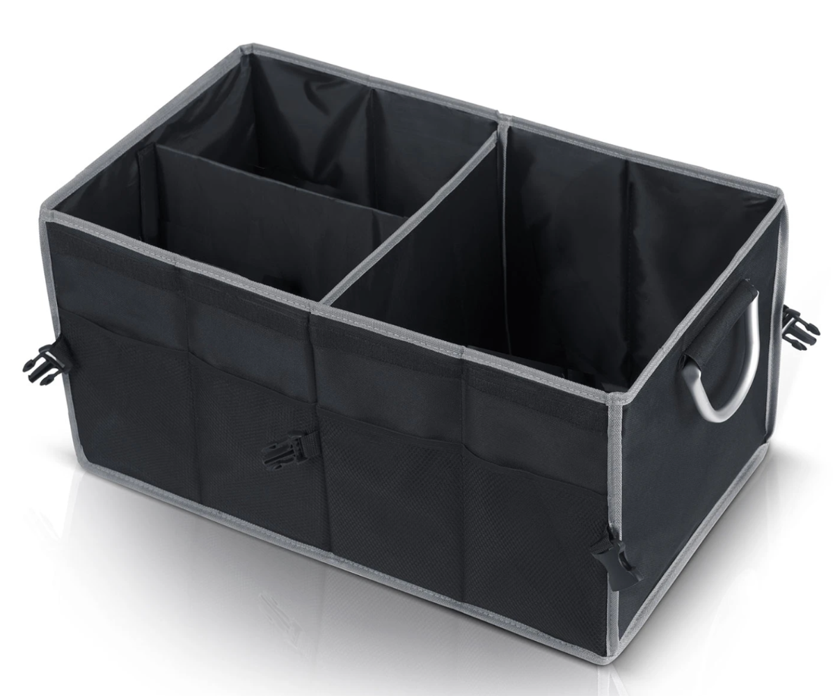 Pakiruumi korraldaja avatud kujul, nähtavad sisemised sektsioonid