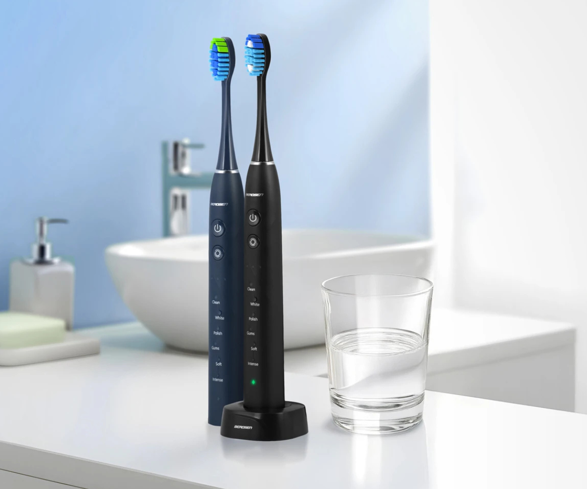 Kaks Berdsen Galaxy sonic-hambaharja erinevates värvitoonides